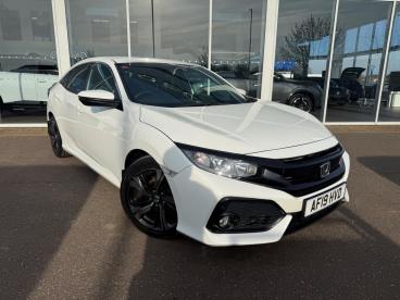 SPOTICAR Honda Civic 1.0 Vtec Turbo Sr Euro 6 (s/s) 5dr Used Car - Saloon Petrol White - Boston - 1200586180_1