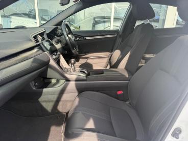 SPOTICAR Honda Civic 1.0 Vtec Turbo Sr Euro 6 (s/s) 5dr Used Car - Saloon Petrol White - Boston - 1200586180_3