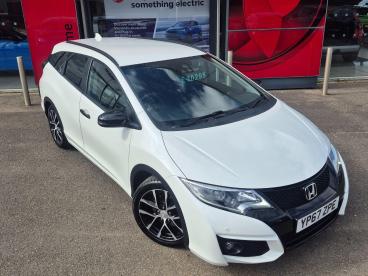 SPOTICAR Honda Civic 1.8 I-vtec Sport Tourer Auto Euro 6 5dr (navi) Used Car - Estate Petrol White - Boston - 1200597566_1