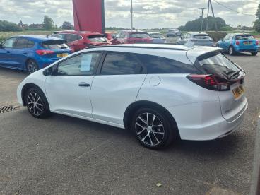 SPOTICAR Honda Civic 1.8 I-vtec Sport Tourer Auto Euro 6 5dr (navi) Used Car - Estate Petrol White - Boston - 1200597566_4