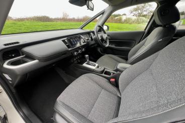 SPOTICAR Honda Jazz 1.5 H I-mmd Ex Ecvt Euro 6 (s/s) 5dr Used Car - City Car Hybrid White - Bridgend - 1200555592_2