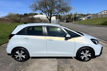 SPOTICAR Honda Jazz 1.5 H I-mmd Elegance Ecvt Euro 6 (s/s) 5dr Used Car - City Car Hybrid White - Bridgend - 1200587171_5