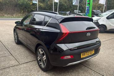 SPOTICAR Hyundai Bayon 1.0 T-gdi Mhev Premium Dct Euro 6 (s/s) 5dr Used Car - Suv Hybrid Black - Farningham - 1200551988_2