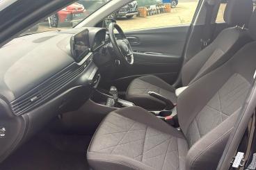 SPOTICAR Hyundai Bayon 1.0 T-gdi Mhev Premium Dct Euro 6 (s/s) 5dr Used Car - Suv Hybrid Black - Farningham - 1200551988_3