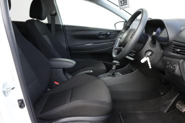 SPOTICAR Hyundai Bayon 1.0 T-gdi Premium Dct Euro 6 (s/s) 5dr Used Car - Suv Petrol White - Preston - 1200571230_2