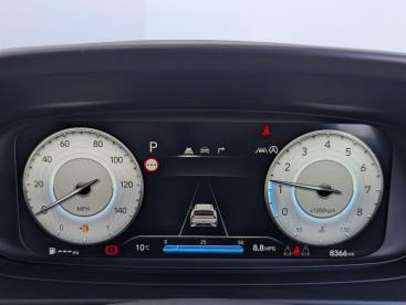 SPOTICAR Hyundai Bayon 1.0 T-gdi Ultimate Dct Euro 6 (s/s) 5dr Used Car - Suv Petrol White - Preston - 1200578067_3