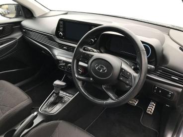 SPOTICAR Hyundai Bayon 1.0 T-gdi Mhev Se Connect Dct Euro 6 (s/s) 5dr Used Car - Suv Hybrid Grey - Bangor - 1200578742_3