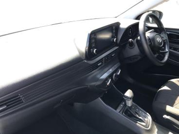 SPOTICAR Hyundai Bayon 1.0 T-gdi Mhev Se Connect Dct Euro 6 (s/s) 5dr Used Car - Suv Hybrid Silver - Bangor - 1200598944_5