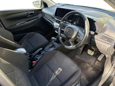 SPOTICAR Hyundai Bayon 1.0 T-gdi Mhev Premium Dct Euro 6 (s/s) 5dr Used Car - Suv Hybrid Black - Derby - 1200640084_5