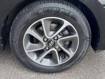 SPOTICAR Hyundai I10 1.0 Premium Euro 6 5dr Used Car - City Car Petrol Black - Trowbridge - 1200551376_5