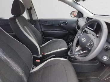 SPOTICAR Hyundai I10 1.0 Advance Auto Euro 6 (s/s) 5dr Used Car - City Car Petrol White - Tiptree - 1200573700_3