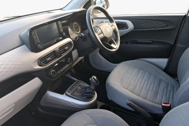 SPOTICAR Hyundai I10 1.2 Premium Auto Euro 6 (s/s) 5dr Used Car - City Car Petrol Silver - Telford - 1200578603_2