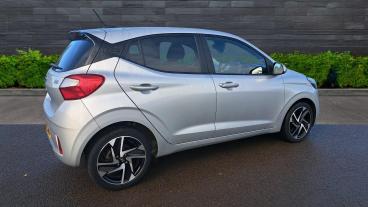 SPOTICAR Hyundai I10 1.2 Premium Auto Euro 6 (s/s) 5dr Used Car - City Car Petrol Silver - Telford - 1200578603_3