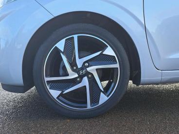 SPOTICAR Hyundai I10 1.2 Premium Auto Euro 6 (s/s) 5dr Used Car - City Car Petrol Silver - Telford - 1200578603_5