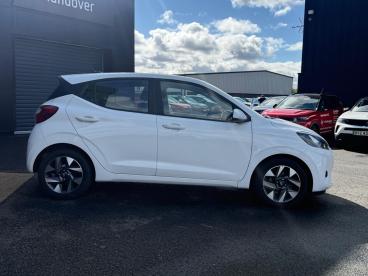 SPOTICAR Hyundai I10 1.0 Advance Auto Euro 6 (s/s) 5dr Used Car - City Car Petrol White - Eglinton - 1200595839_2