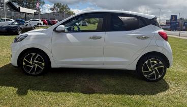 SPOTICAR Hyundai I10 1.0 Premium Euro 6 (s/s) 5dr Used Car - City Car Petrol White - Darlington - 1200602530_4