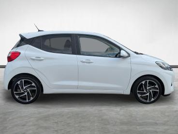 SPOTICAR Hyundai I10 1.0 Premium Euro 6 (s/s) 5dr Used Car - City Car Petrol White - Northallerton - 1200619915_2