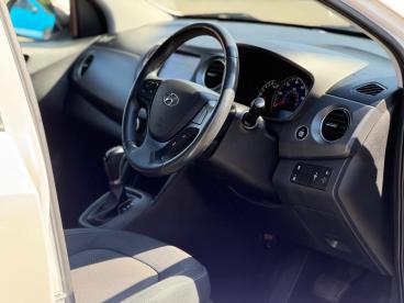 SPOTICAR Hyundai I10 1.2 Premium Se Auto Euro 6 5dr Used Car - City Car Petrol White - Warwick - 1200623587_3