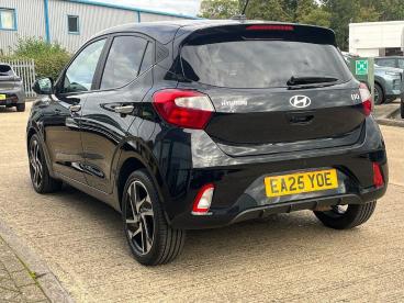 SPOTICAR Hyundai I10 1.0 Premium Auto Euro 6 (s/s) 5dr Used Car - City Car Petrol Black - Kettering - 1200636672_5