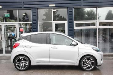 SPOTICAR Hyundai I10 1.2 Premium Auto Euro 6 (s/s) 5dr Used Car - City Car Petrol Grey - Lichfield - 1200641864_5
