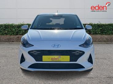SPOTICAR Hyundai I10 1.2 Premium Auto Euro 6 (s/s) 5dr Used Car - City Car Petrol White - Marsh Barton Exeter - 1200645258_2