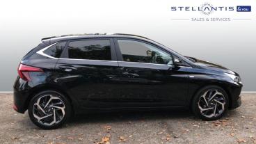 SPOTICAR Hyundai I20 1.0 T-gdi Mhev Premium Dct Euro 6 (s/s) 5dr Used Car - Hatchback Hybrid Black - Godalming - 1200559376_2