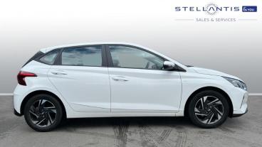SPOTICAR Hyundai I20 1.0 T-gdi Mhev Se Connect Dct Euro 6 (s/s) 5dr Used Car - Hatchback Hybrid White - Salford - 1200603636_2
