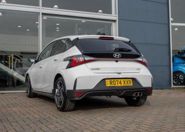 SPOTICAR Hyundai I20 1.0 T-gdi N Line S Dct Euro 6 (s/s) 5dr Used Car - Hatchback Petrol White - Aldershot - 1200605869_4