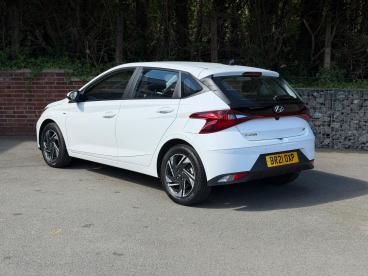 SPOTICAR Hyundai I20 1.0 T-gdi Mhev Se Connect Euro 6 (s/s) 5dr Used Car - Hatchback Hybrid White - Warwick - 1200607556_2