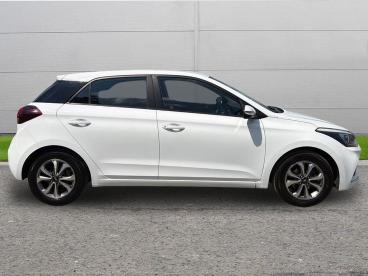 SPOTICAR Hyundai I20 1.2 Se Launch Edition Euro 6 (s/s) 5dr Used Car - Hatchback Petrol White - Selby - 1200610871_4
