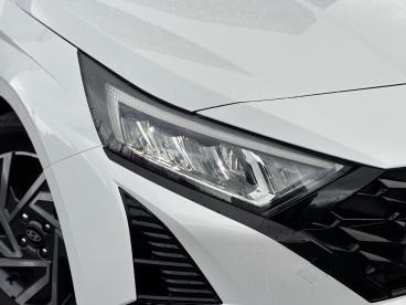SPOTICAR Hyundai I20 1.0 T-gdi Advance Dct Euro 6 (s/s) 5dr Used Car - Hatchback Petrol White - Eglinton - 1200616627_3