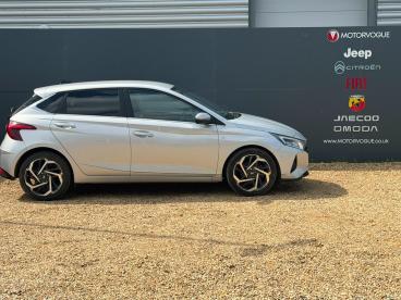 SPOTICAR Hyundai I20 1.0 T-gdi Mhev Premium Euro 6 (s/s) 5dr Used Car - Hatchback Hybrid Silver - Kings Lynn - 1200622194_3