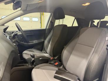 SPOTICAR Hyundai I20 1.2 Play Euro 6 (s/s) 5dr Used Car - Hatchback Petrol Blue - Carlisle - 1200629185_4