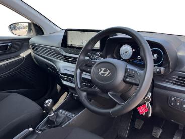 SPOTICAR Hyundai I20 1.0 T-gdi Premium Euro 6 (s/s) 5dr Used Car - Hatchback Petrol White - Nottingham - 1200632766_5