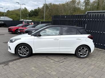 SPOTICAR Hyundai I20 1.2 Play Euro 6 (s/s) 5dr Used Car - Hatchback Petrol White - Swindon - 1200633391_5