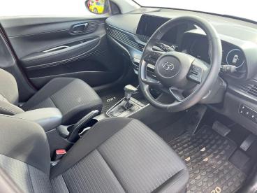 SPOTICAR Hyundai I20 1.0 T-gdi Mhev Premium Dct Euro 6 (s/s) 5dr Used Car - Hatchback Hybrid Red - Nottingham - 1200635331_5