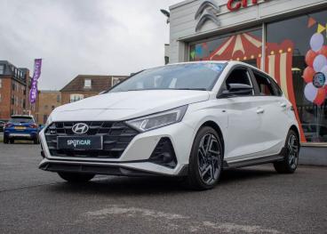 SPOTICAR Hyundai I20 1.0 T-gdi N Line S Dct Euro 6 (s/s) 5dr Used Car - Hatchback Petrol White - Aldershot - 1200635979_3