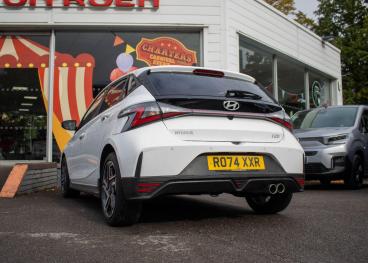 SPOTICAR Hyundai I20 1.0 T-gdi N Line S Dct Euro 6 (s/s) 5dr Used Car - Hatchback Petrol White - Aldershot - 1200635979_4