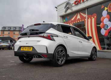 SPOTICAR Hyundai I20 1.0 T-gdi N Line S Dct Euro 6 (s/s) 5dr Used Car - Hatchback Petrol White - Aldershot - 1200635979_5