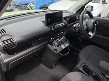 SPOTICAR Hyundai Inster Long Range 49kwh 02 Auto 5dr Used Car - Suv Electric Yellow - Blackpool - 1200608157_2