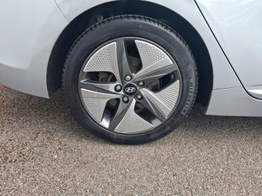 SPOTICAR Hyundai Ioniq 1.6 H-gdi Premium Se Dct Euro 6 (s/s) 5dr Used Car - Saloon Hybrid Silver - Trowbridge - 1200604080_5