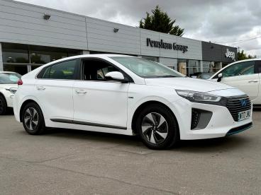 SPOTICAR Hyundai Ioniq 1.6 H-gdi Premium Se Dct Euro 6 (s/s) 5dr Used Car - Saloon Hybrid White - Chippenham - 1200627381_1