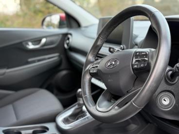 SPOTICAR Hyundai Kona 1.6 H-gdi Se Connect Dct Euro 6 (s/s) 5dr Used Car - Suv Hybrid Red - Balsall Common - 1200570098_2