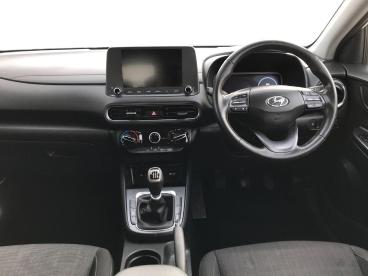 SPOTICAR Hyundai Kona 1.0 T-gdi Mhev Se Connect Euro 6 (s/s) 5dr Used Car - Suv Hybrid White - Bangor - 1200570908_4