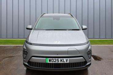 SPOTICAR Hyundai Kona 65.4kwh Ultimate Auto 5dr Used Car - Suv Electric Silver - Yeovil - 1200572287_2