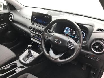 SPOTICAR Hyundai Kona 1.6 H-gdi Premium Dct Euro 6 (s/s) 5dr Used Car - Suv Hybrid White - Bangor - 1200588980_3