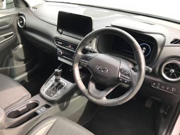 SPOTICAR Hyundai Kona 1.6 H-gdi Ultimate Dct Euro 6 (s/s) 5dr Used Car - Suv Hybrid White - Bangor - 1200589566_3