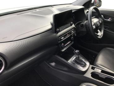 SPOTICAR Hyundai Kona 1.6 H-gdi Ultimate Dct Euro 6 (s/s) 5dr Used Car - Suv Hybrid White - Bangor - 1200589566_5