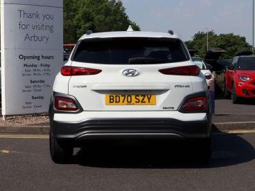 SPOTICAR Hyundai Kona 64kwh Premium Auto 5dr (7kw Charger) Used Car - Suv Electric White - Walsall - 1200606004_3