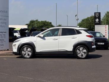 SPOTICAR Hyundai Kona 64kwh Premium Auto 5dr (7kw Charger) Used Car - Suv Electric White - Walsall - 1200606004_5